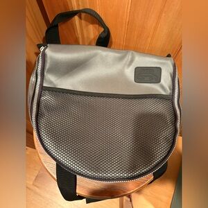 Pyrex Portables insulated carrier bag